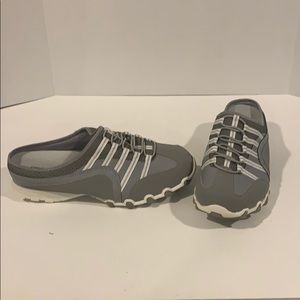 Woman’s comfort View Sneakers NWOT